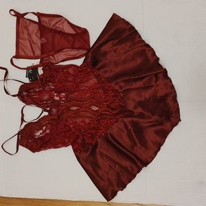 Ladies Burgundy 2pc Lingerie Set.   Size M  Offers Welcome